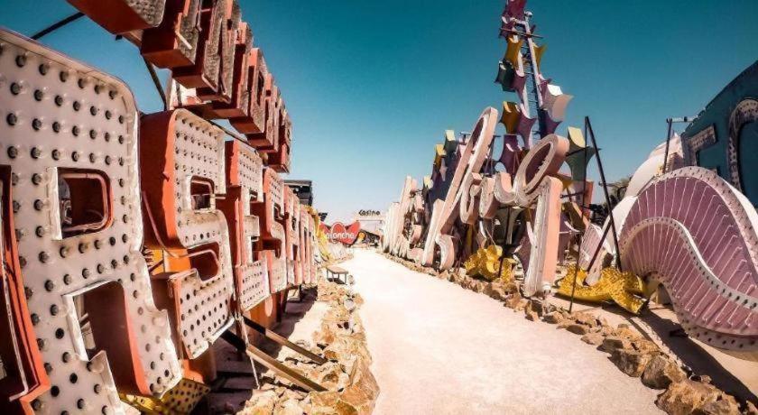 بيت شباب شاليمار لاس فيغاس المظهر الخارجي الصورة